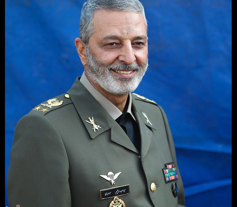 فرمانده ارتش: نیروی انتظامی پیام آور آرامش و آسایش است